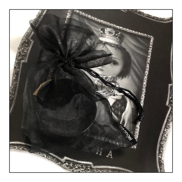 LEE Angel Art Deco Black Enamel Bracelet Cuff - Picture 4 of 5